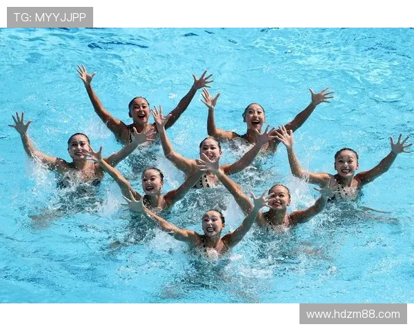 花样游泳运动中团队同步性对竞技表现的关键作用研究与评分机制分析